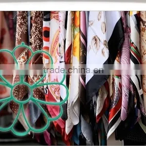 Hight Quality Flocked Flower Scarf Hanger thumbnail-6