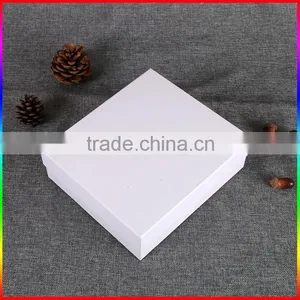 High Quality White Hard Paper Gift Box Packaging thumbnail-2