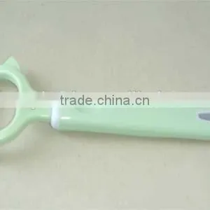 Fruit and Vegetable Peeler With Plastic Handle and Adjustable Slicer thumbnail-1