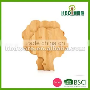 Mini Size Wooden Cauliflower Shaped Bread Cutting Board thumbnail-4