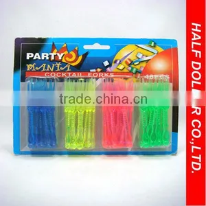 2014 Hot Selling Polyresin Decorative Fruit Pick Party Fork thumbnail-1