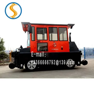 Internal Combustion Freight Truck With More Than 1000 Tons of Track Tractor thumbnail-4