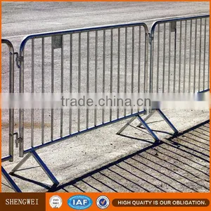 Galvanized Hook and Link Connected Temporary Barrier thumbnail-4