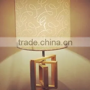 Small Decorative Wood Table Lamp, Reading Lamp, Classic Style Vintage Table Lamp in Round Base thumbnail-1