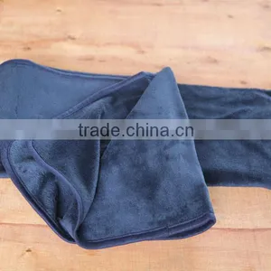 High Quality Super Soft Heavy Coral Fleece Blanket With Leather Strap Handle thumbnail-5