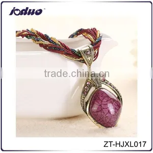 Vintage Lady Fashion Rhombus Stone Necklace thumbnail-1