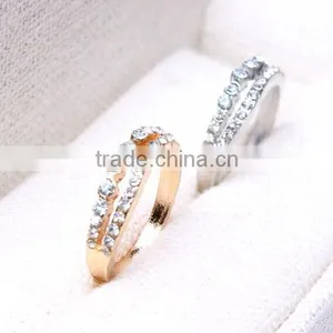 Double Coulour All Crystal Alloy Little Finger Rings thumbnail-1