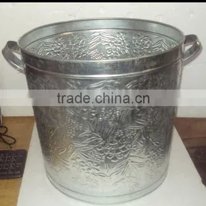 Galvanized Trash Can With Cover thumbnail-4