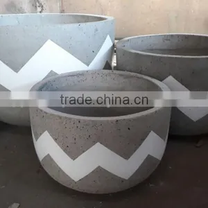 [Ecova Shop] Light Concrete Egg Planter With Painted Pattern thumbnail-1