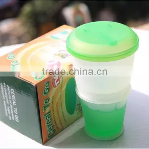 Hot SALE Plastic Cereal on the go With Lid and Spoon Plastic Cereal To Go Storage Container thumbnail-1