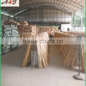 Two Times Varnished Eucalyptus Wooden Rake Handle Tapered End 150*2.5cm thumbnail-5