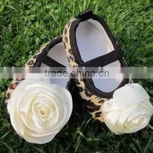 Hot Selling Brown Leopard Baby Shoes With Satin Rose Flower/ Flat Baby Crib Shoes thumbnail-1