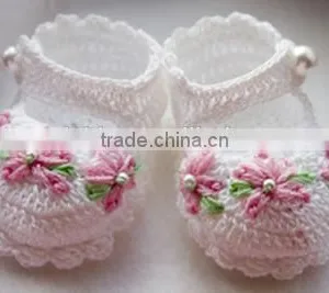 Hollow Wool Knitted Shoes Wholesale Floral Crochet Baby Girl Soft Shoes thumbnail-4