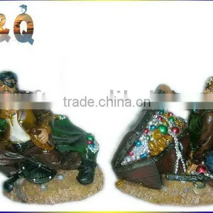Resin Pirate With Jewellery thumbnail-1