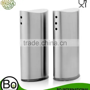Stainless Steel Silver Shaker Oval Salt And Pepper (2 Pieces) thumbnail-1