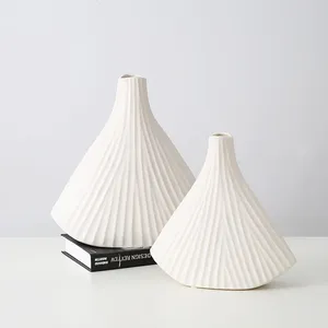 Simple Shell Soft Hand Made Ceramic Vase Decoration Art For Showroom Hotel Reception thumbnail-2