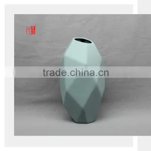 Color Clay Porcelain Geometric Shape Decoration Mini Flower Vase thumbnail-3