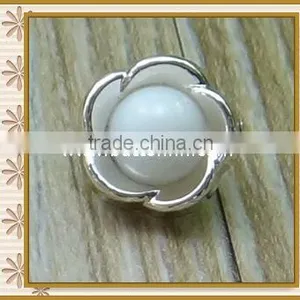 Fashionable Flower Shape Wholesale Rhinestone Buttons thumbnail-1
