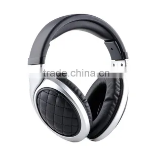 High Quality Wired Stereo Mobile Headphones thumbnail-1