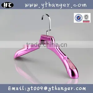 HA6832 Plastic Notched Non Slip Hanger Electroplated Coat Hanger thumbnail-1
