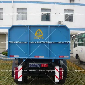 Hook Arm Garbage TruckClean up the Garbage in the Factory Area thumbnail-4