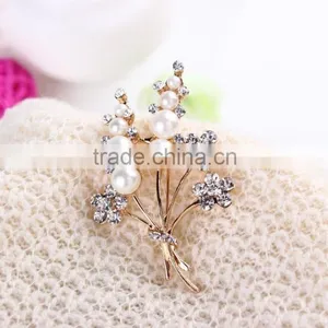 Luxe Rhinestone Brooch Pin,Pearls Brooch For Wedding Invitation thumbnail-2