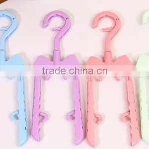 Plastic Foldable Folded Clothes Hangers Assorted Color thumbnail-2