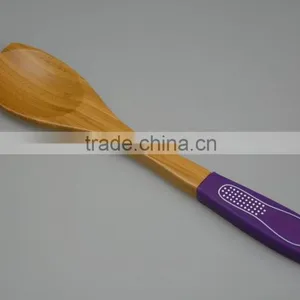 Dubai New Gastronome Trend Straight Bamboo Wooden Sillone Handle Eay Hold Spatula Cutlery Set thumbnail-1