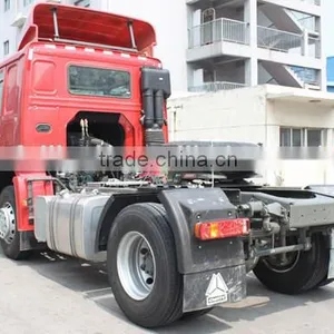 LOW PRICE SINOTRUK 4X2 371HP HOWO TRACTOR TRUCK HEAD thumbnail-3