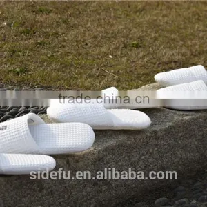 Wholesale Cheap EVA Sole Waffle Hotel Indoor White Slipper With Logo thumbnail-4