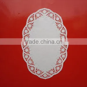 Luxury Oval Paper Doily thumbnail-1