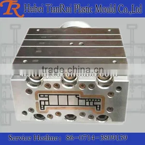 China High Quality PVC Door Catches Extrusion Mold thumbnail-1