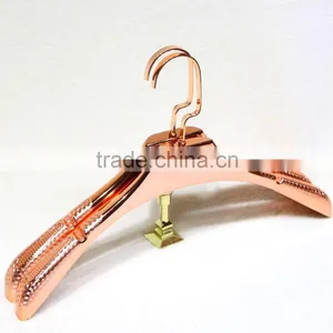 Fashion Golden Plastic Clothes Hanger Manufacture Price thumbnail-2