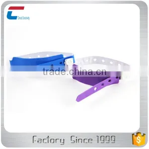 Soft PVC One-time Use Medical RFID Wristbands thumbnail-1