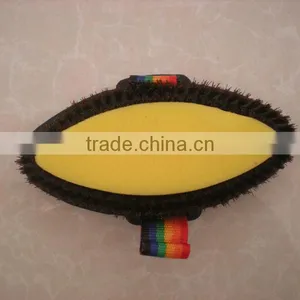 Horse Cleaning Brush thumbnail-1