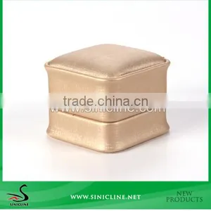 Sinicline High Quality Silver Leather Ring Box thumbnail-3
