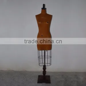 Dilapidated Upper Body Retro Woman Mannequin Display thumbnail-1