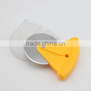 Colorful Stainless Steel Pizza Wheel Cutter With Cover thumbnail-4