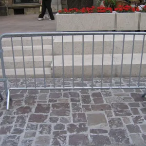 Mobile Temporary Stainless Steel Crowd Control Barrier Fence for Short Term Isolation Regional Division or Order Maintenance thumbnail-1