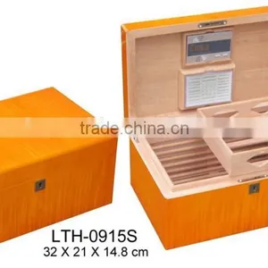 Lacquer Surface Wooden Humidores thumbnail-1