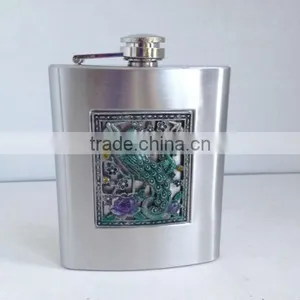 Exquisite Hip Flask With Hand -made Engraving Metal Piece thumbnail-1