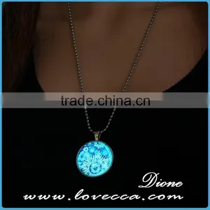 Christmas Cabochon Glass Pendant Necklace Jewelry Gift thumbnail-4