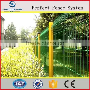 PVC Coated Galvanized Metal Welded Wire Mesh Fence thumbnail-3