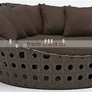 2012 New Outcut Round Lounge thumbnail-1