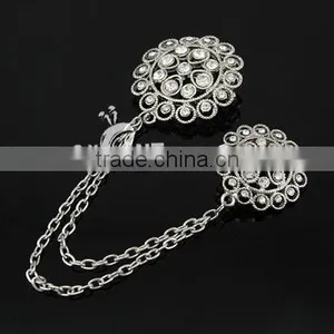 Chain Hijab Pin thumbnail-1