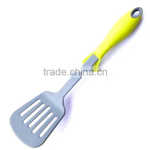 Nylon Non-stick Plastic Cutlery Slotted Urner With Standing Handle thumbnail-1