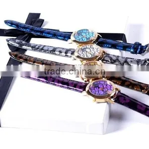 2016 New Popular Vintage Ladies Watch Vintage Wrist Watch Vintage Bracelet Watch With Leather Purse Gift Set thumbnail-2