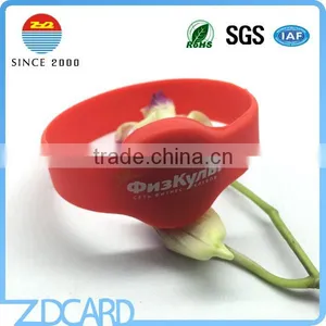 Silk-screen Printing Round Shaped Fudan F08 Silicone Rfid Wristband thumbnail-1