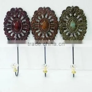 2011 Iron Medallion Wall Decoration With Hook thumbnail-1