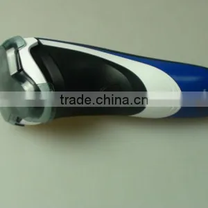 Men's Shaver With Three Individually Floating Rotary Heads thumbnail-1